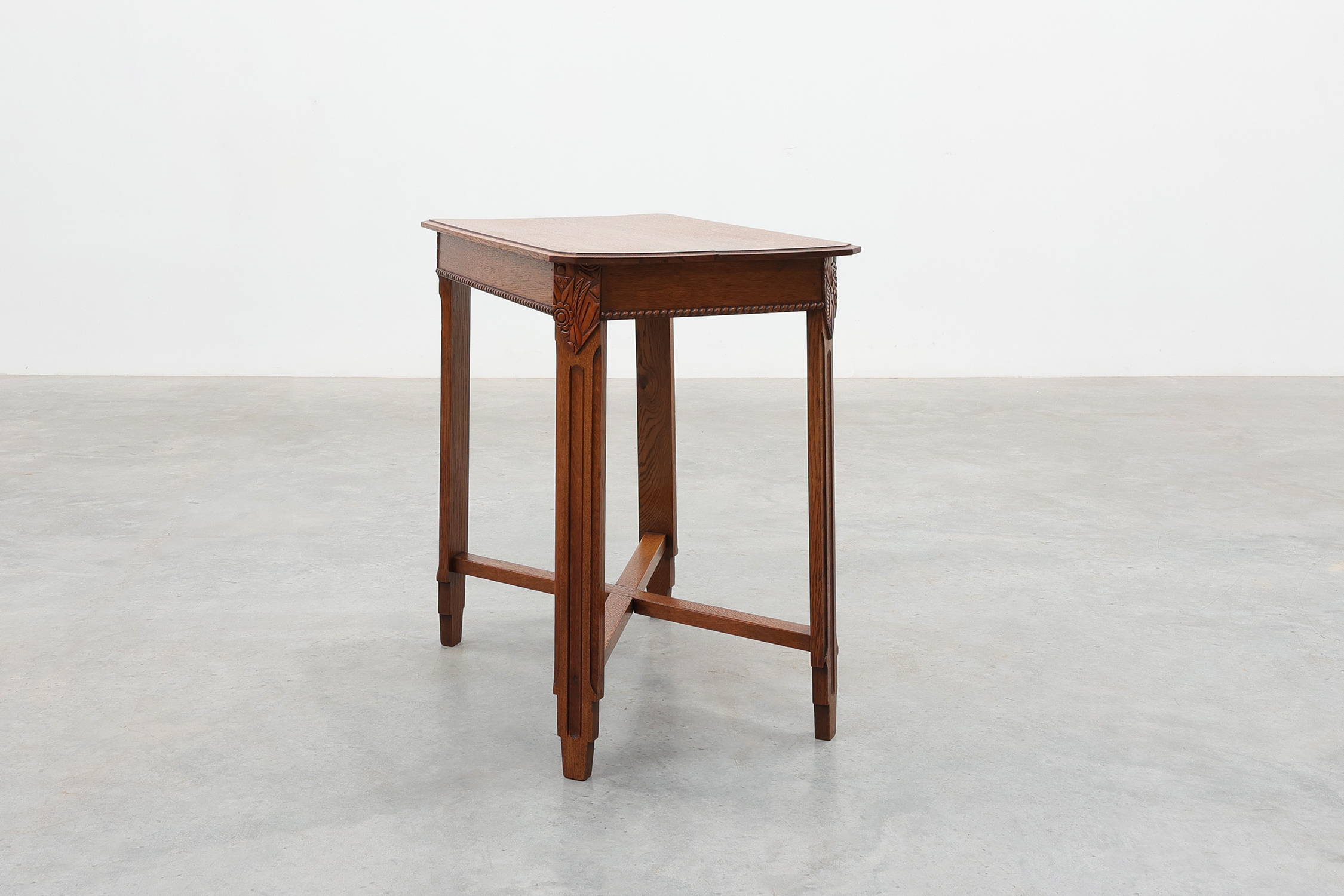 French Art Deco Side Table with Fluted Legs, Carved Frieze and X-Stretcher, 1920sthumbnail